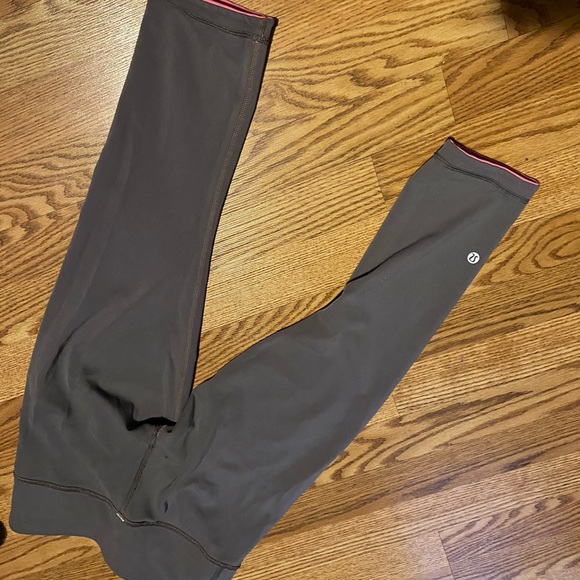 lululemon athletica Pants - Lululemon reversible capri leggings